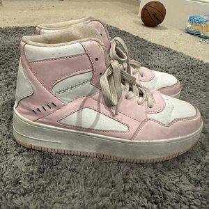 Princess Polly Ryle Sneaker Size 7